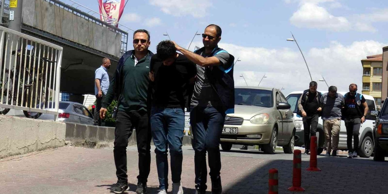 Ticari taksi şoförünü öldüren şahıs ve babası adliyeye sevk edildi