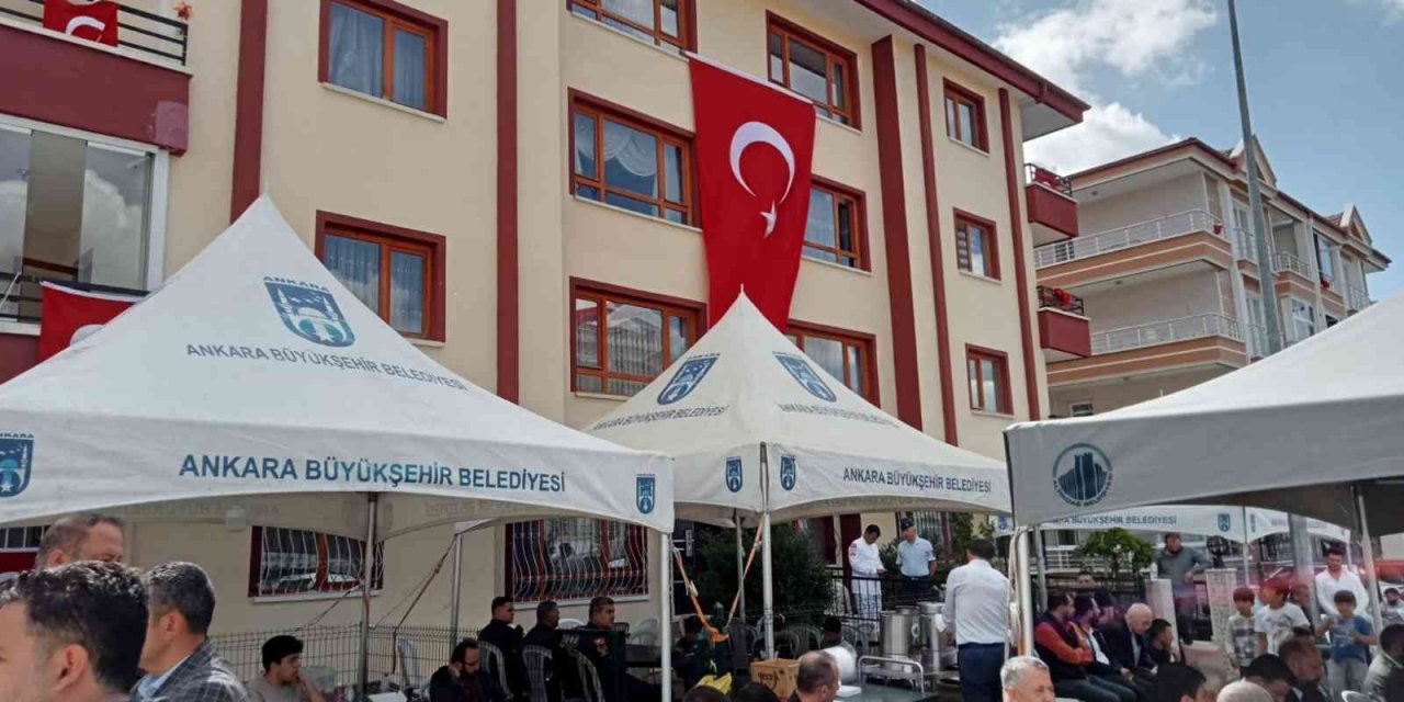 Şehit Onur Doğan’ın baba evi Türk bayraklarıyla donatıldı