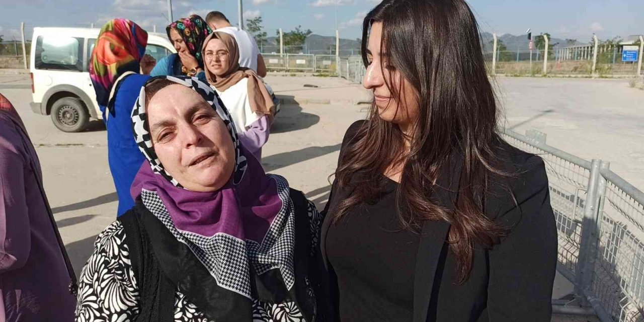 Şiddet uygulayan kocasının ölümüne neden olan Fatma Koç’un tahliye mutluluğu