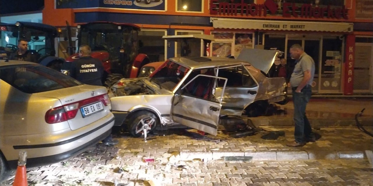Alkollü sürücü ortalığı savaş alanına çevirdi: Park halindeki araca böyle çarptı