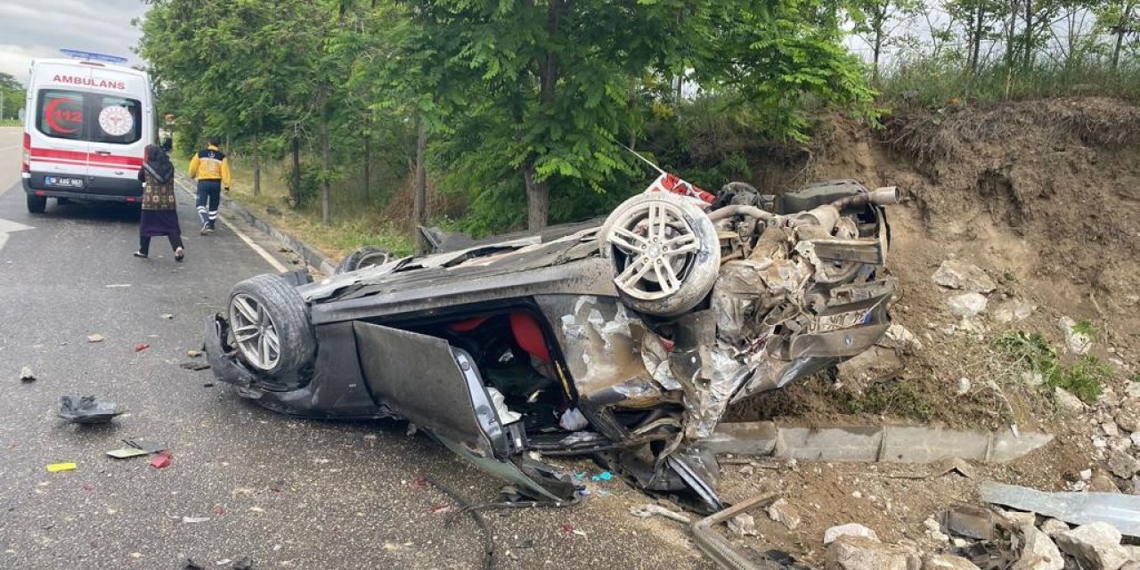 Kaza yapan araçtan çıkanlar şoke etti