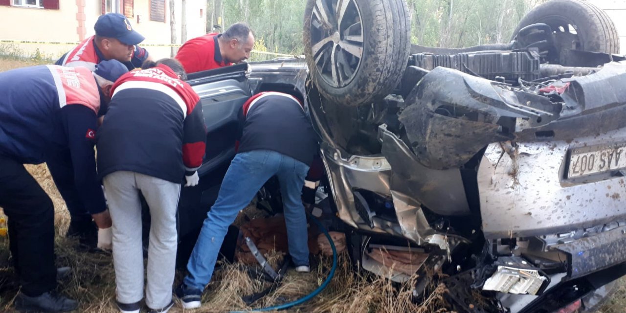 İran dönüşü Sivas’ta kaza geçirdiler: 3 ölü, 1 ağır yaralı