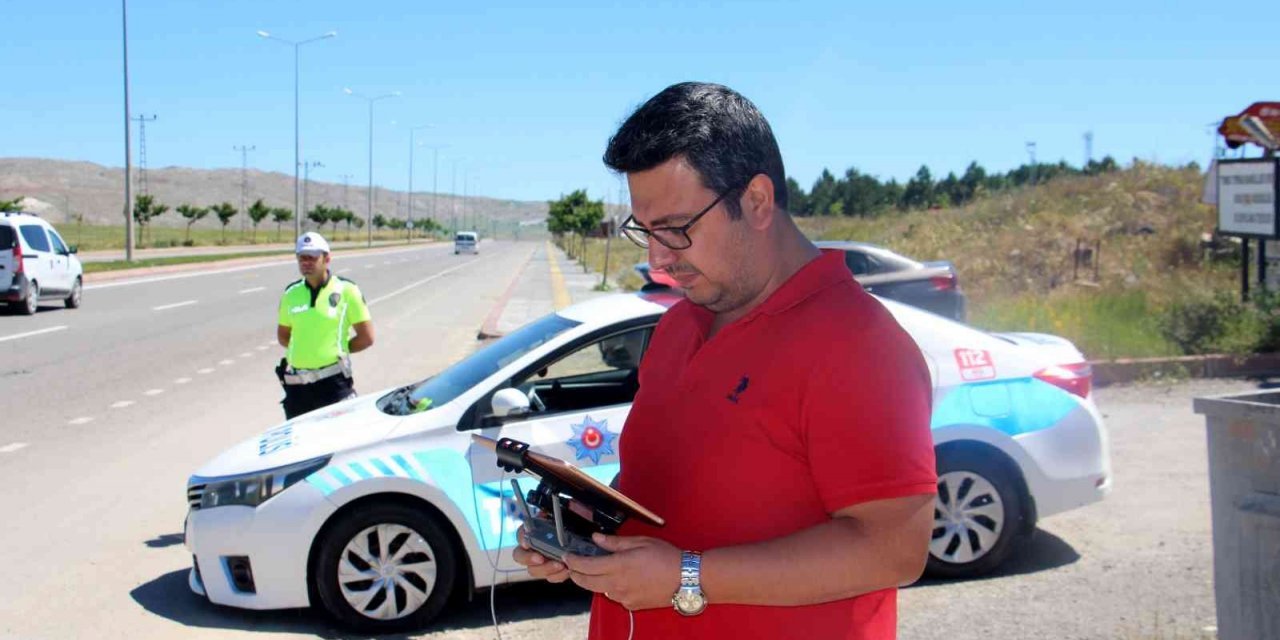 Dronlu denetimde kırmızı ışık ihlali yapan sürücülere ceza