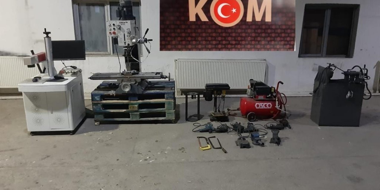 Merdiven altı silah imalathanesinden cephanelik çıktı