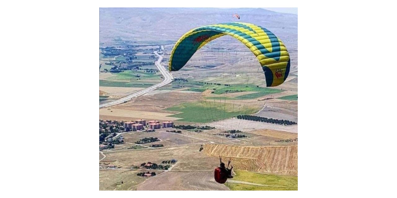 Ankara’da metrelerce yüksekten düşen paraşütçü hayatını kaybetti