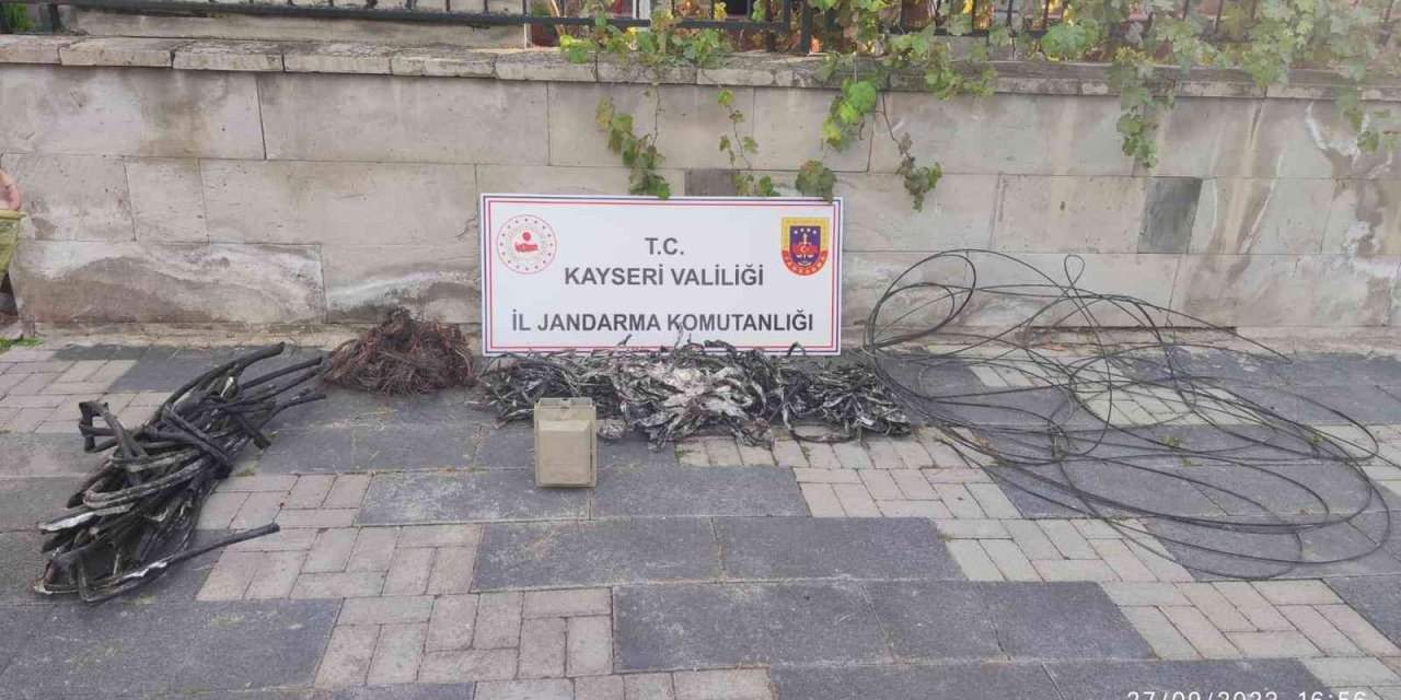 Kablo hırsızlıkları suçüstü yakalandı
