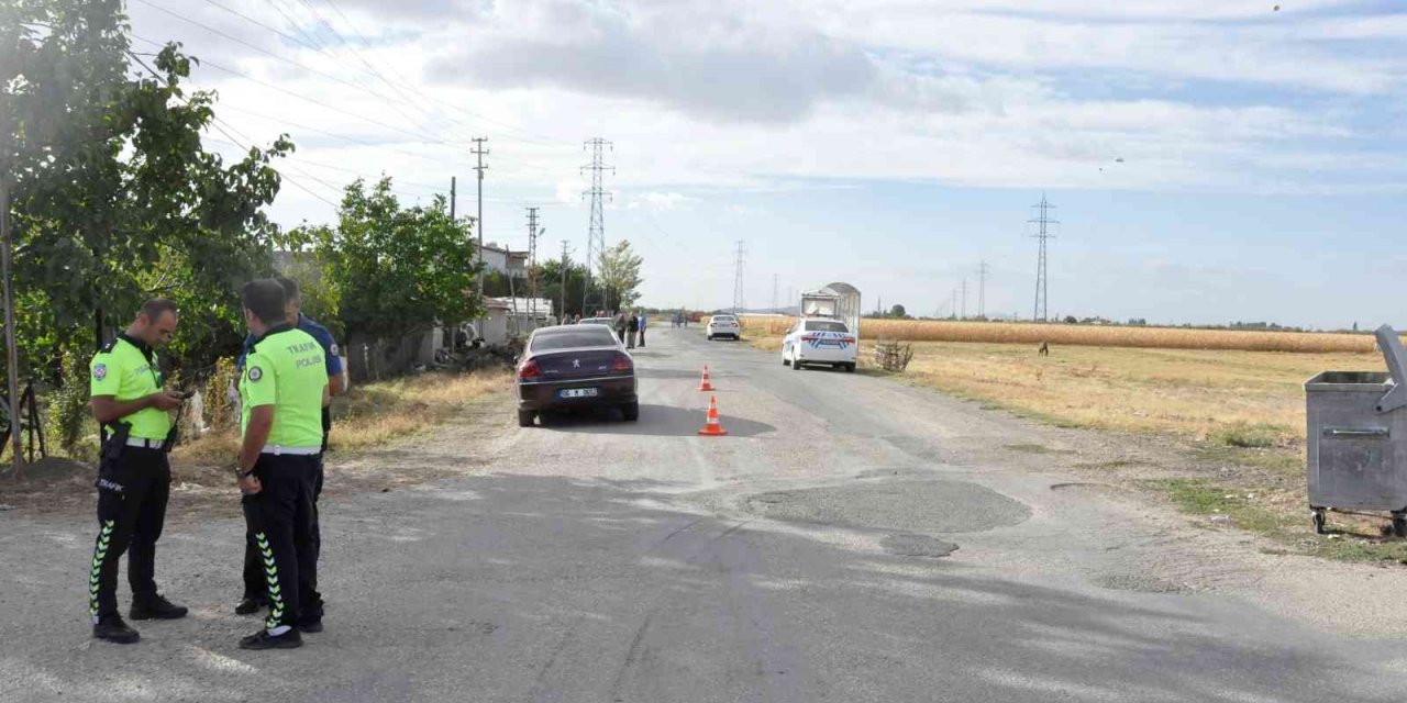 Karaman’da otomobilin çarptığı yaya hayatını kaybetti