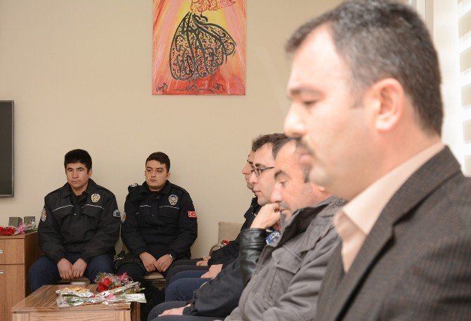 Aksaray’da lise öğrencilerinden polise destek