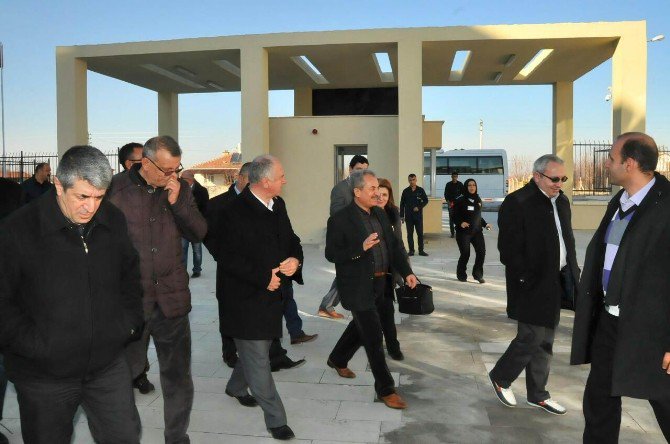 Başkan Akkaya, AK Parti yönetim kurulu üyelerine yatırımları gezdirdi