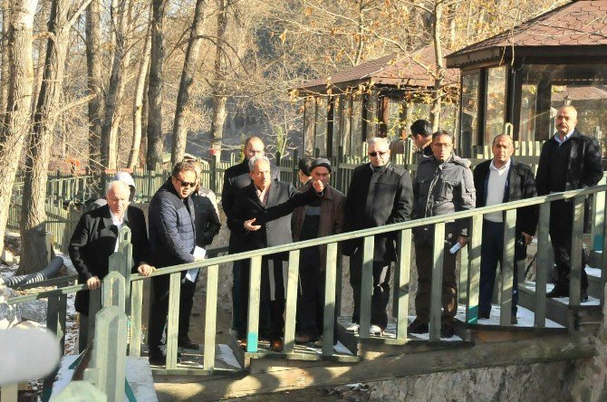 Başkan Akkaya, AK Parti yönetim kurulu üyelerine yatırımları gezdirdi