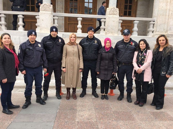 Aksaray AK Parti’den polislere destek ziyareti