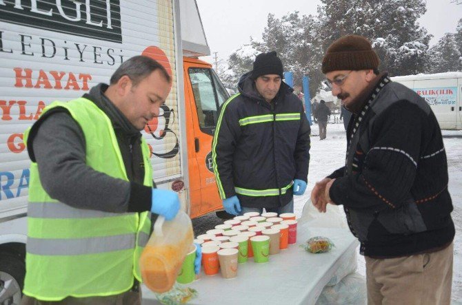 Ereğli’de pazar esnafına çorba ikramı