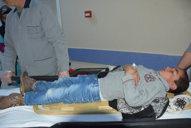 Aksaray’da öğrenci servisi devrildi: 5 yaralı