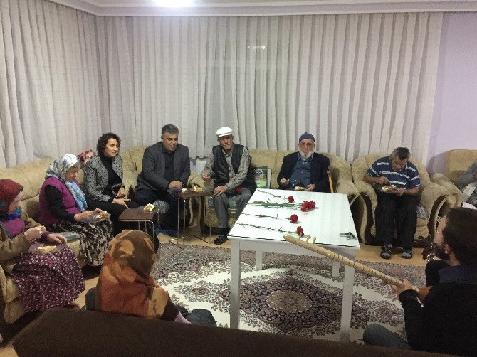 Başkan Özaltun, yeni yıla huzur evi sakinleriyle birlikte girdi