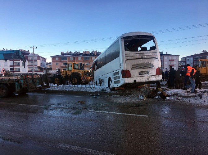 Konya’da öğrencileri taşıyan otobüs devrildi: 3 ölü, 40 yaralı