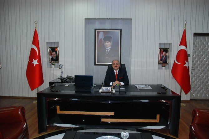 Akşehir kaymakamı Mehmet Türk görevine başladı