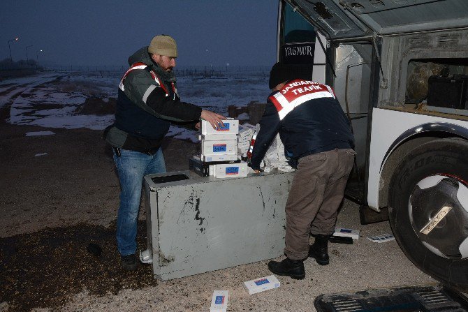 Otobüsün mazot deposundan kaçak sigara çıktı