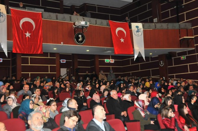 Akşehir’de eğitim seminerleri devam ediyor