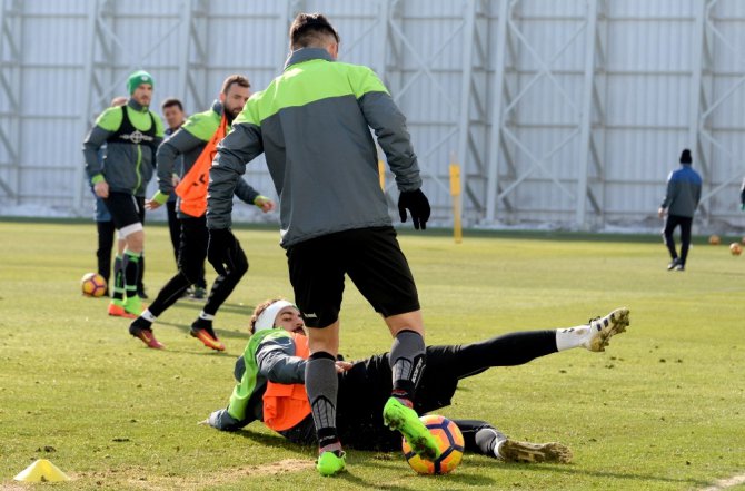 Konyaspor, Gençlerbirliği maçına hazırlanıyor