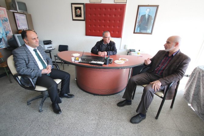 Başkan Özaltun, MHP İlçe Teşkilatını ziyaret etti