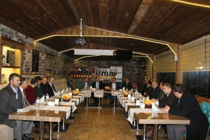 Başkan Tutal, lise müdürleri ile yemekte buluştu