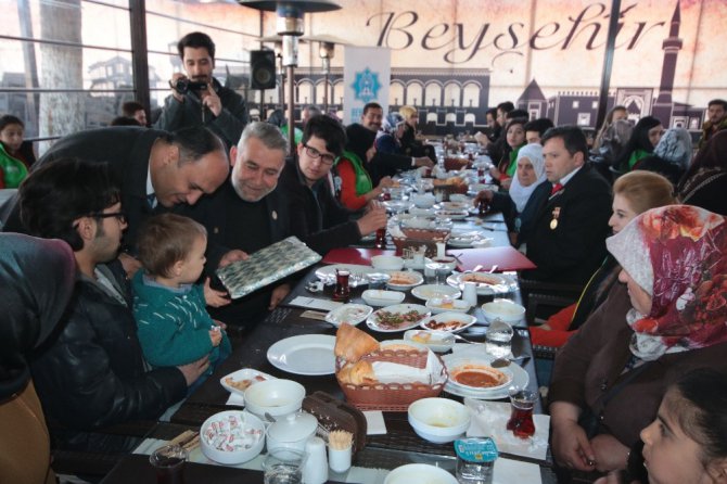 Beyşehir Belediyesi’nden şehit aileleri ve gaziler onuruna yemek