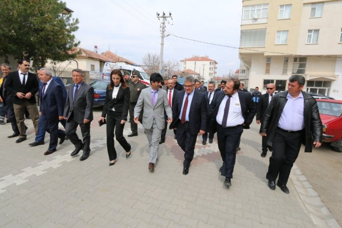 Vali Pekmez Sarıyahşi ilçesini ziyaret etti