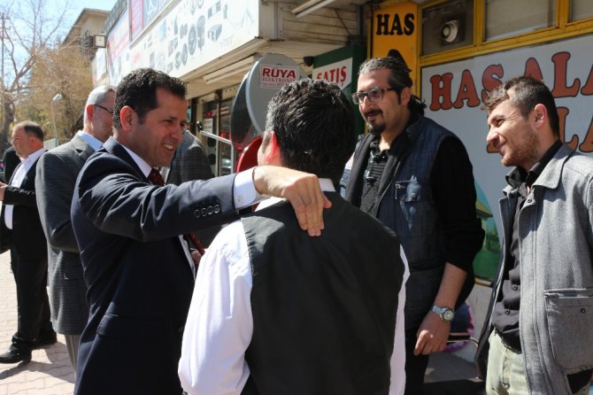 Milletvekili Altunyaldız, esnafla bir araya geldi