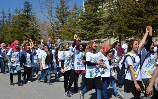 Selçuk Üniversitesinde, ‘Otizm Farkındalığı’ yürüyüşü