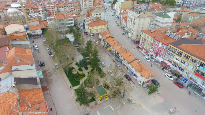 Beyşehir’de yenilenen şadırvan meydanı göz kamaştırıyor