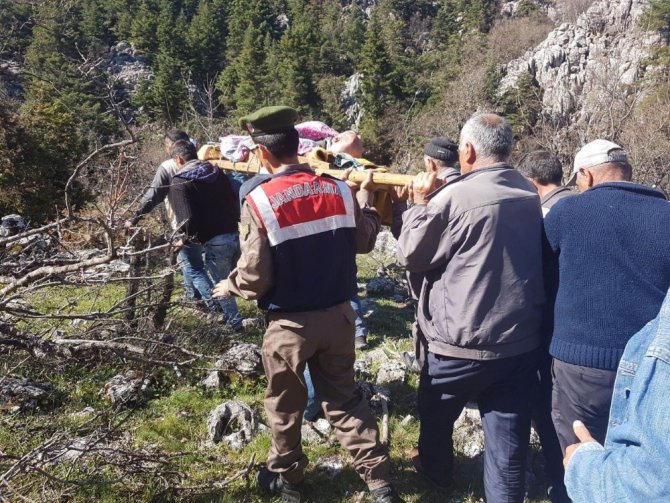 Dört gündür kayıp olan yaşlı adam kayalıklar arasında bulundu