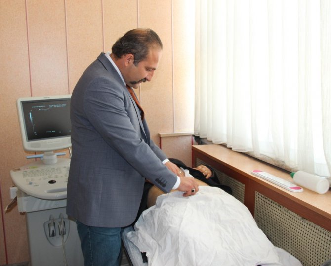 Doğumda kalın bağırsağı yırtılan kadın yıllar sonra sağlığına kavuştu