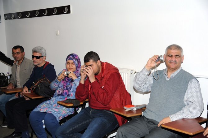 Konya’da görme engelliler için fotoğrafçılık kursu açıldı