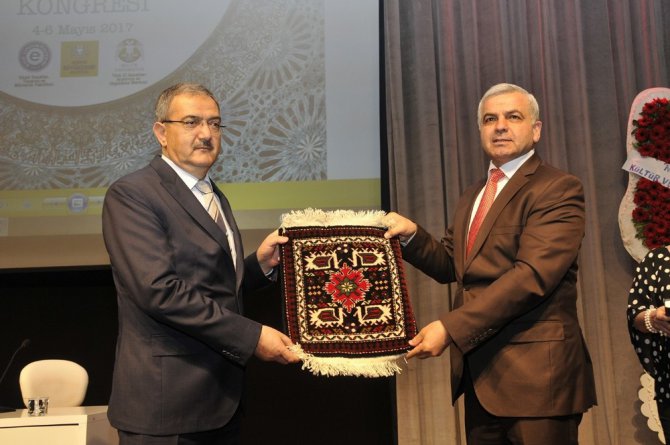 8. Uluslararası Türk Sanatı, Tarihi ve Folkloru Kongresi başladı