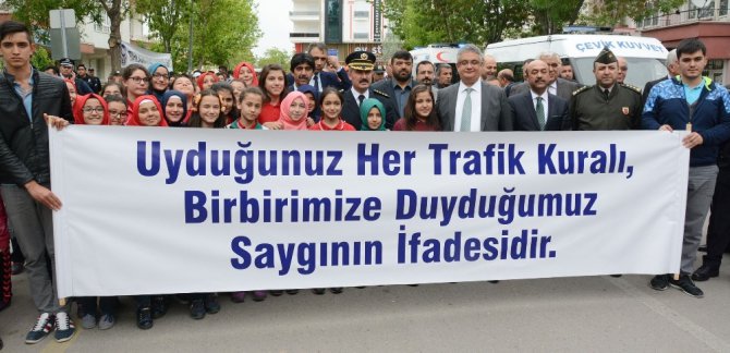 Aksaray’da trafik haftası yürüyüşü gerçekleştirildi