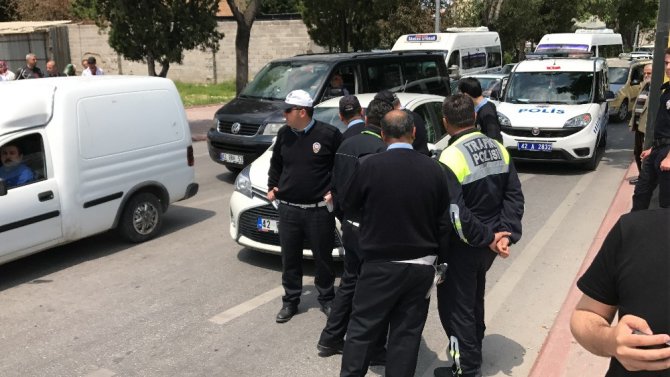 Trafikte tartıştığı hamile doktoru silahla vurdu