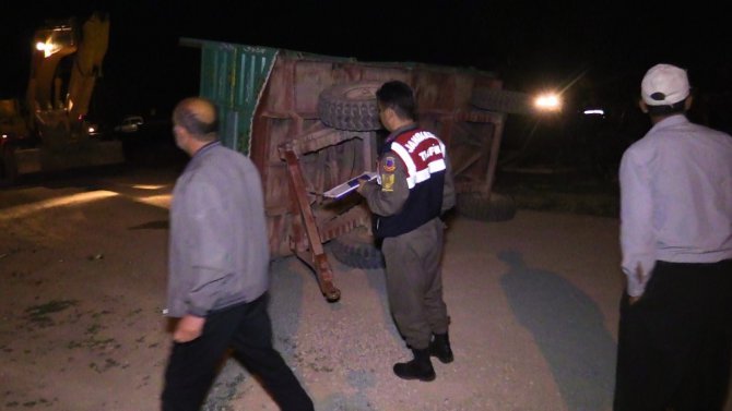 Konya’da tarım işçilerini taşıyan traktör kaza yaptı: 12 yaralı