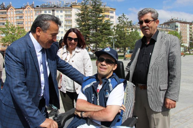 Seydişehir’de doğuştan engelli çocuk geçici fahri zabıta oldu