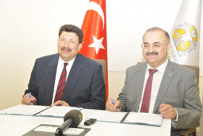 SÜ ile İTÜ-KKTC arasında iş protokolü imzalandı