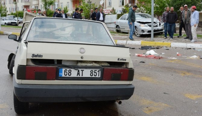 Aksaray’da otomobiller çarpıştı: 2 ağır yaralı