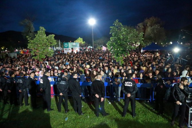 Aksaray’da 1. gençlik festivali başladı