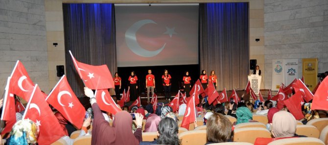 KOMEK Kursiyerleri 15 Temmuz Şehitlerini andı