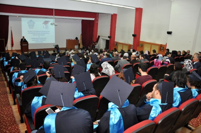 NEÜ ilk mezunlarını törenle uğurladı