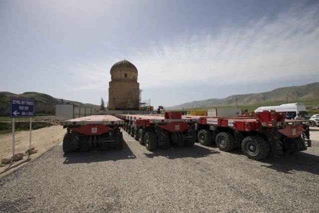 Selçuk Üniversitesinin desteğiyle Zeynel Bey Türbesi taşındı