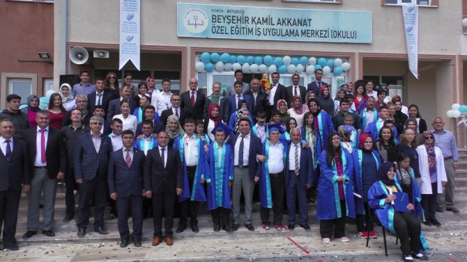 Beyşehir’de özel öğrencilerin mezuniyet coşkusu