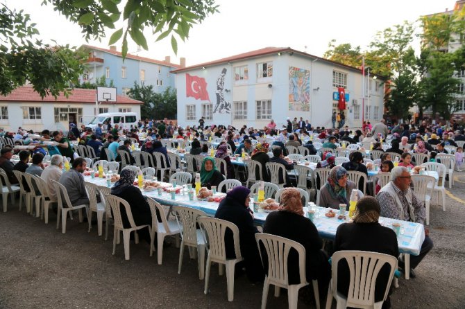 Aksaray’da mahalle iftarı