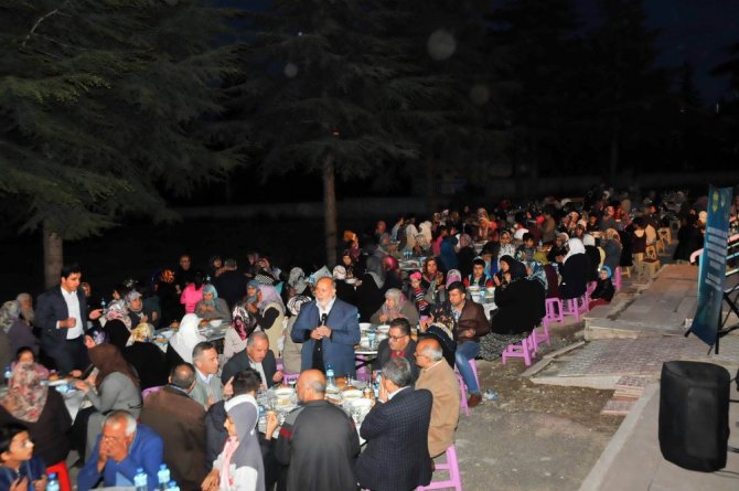 Akşehir’de mahalle iftarları geleneği sürüyor