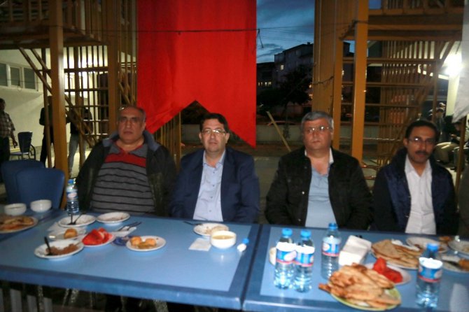 Başkan Yazgı öğrencilerle iftarda buluştu