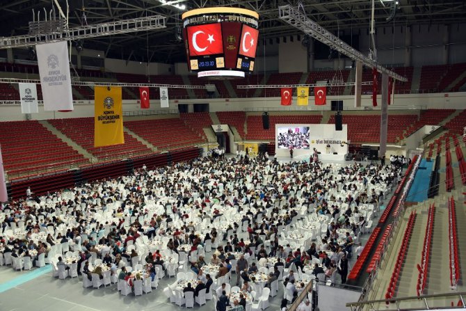 Başkan Akyürek, iftar buluşmalarını sürdürüyor
