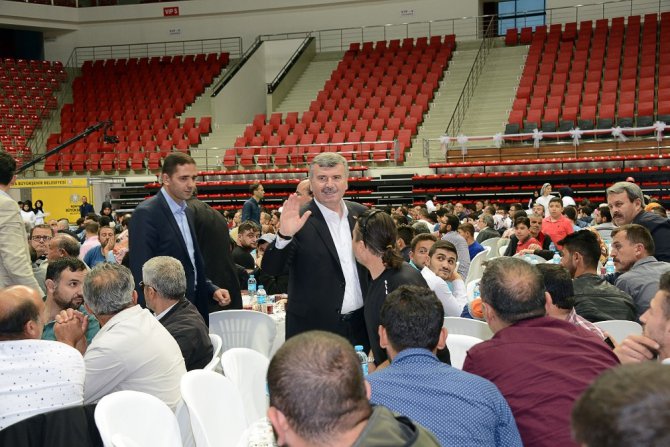 Başkan Akyürek, iftar buluşmalarını sürdürüyor